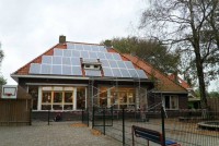 /album/foto-album/zonnepanelen-op-pannendak-school-jpg/